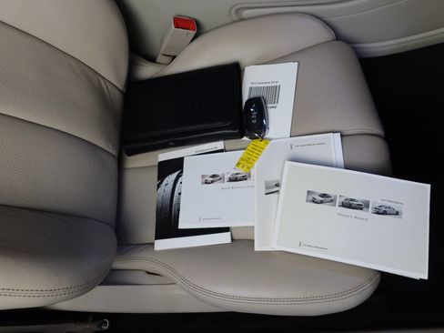 Used 2017 Lincoln Continental Select w/ Technology Package image 27