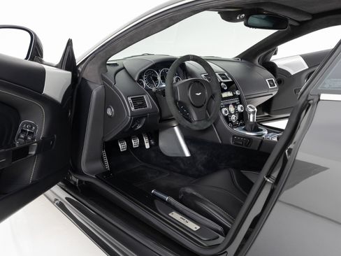 Used 2011 Aston Martin DBS Coupe RWD image 13