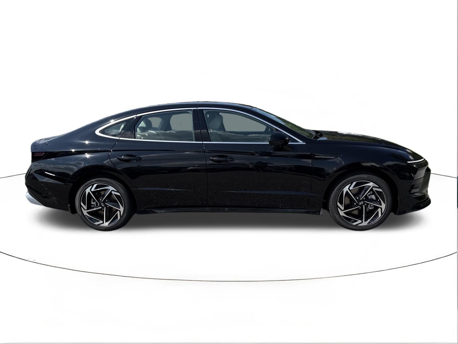 New 2026 Hyundai Sonata SEL FWD image 2