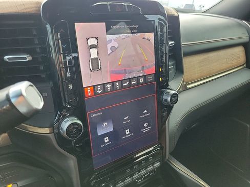 Used 2023 RAM 3500 Limited image 12