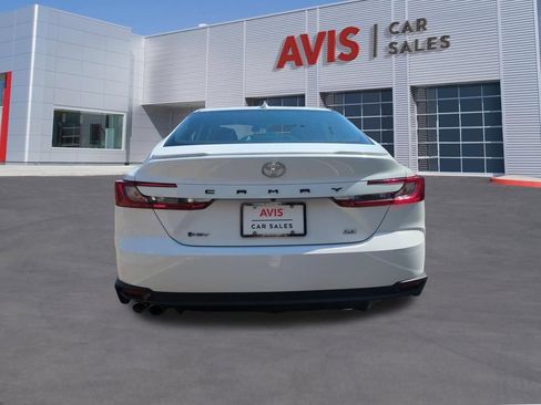 Used 2025 Toyota Camry SE FWD image 7