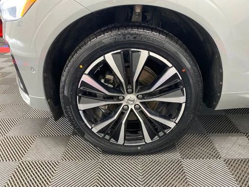 Used 2024 Volvo XC60 B5 Plus image 20