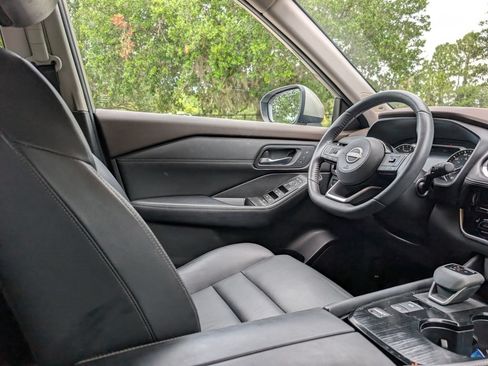 Used 2023 Nissan Rogue SL w/ SL Premium Package FWD image 13