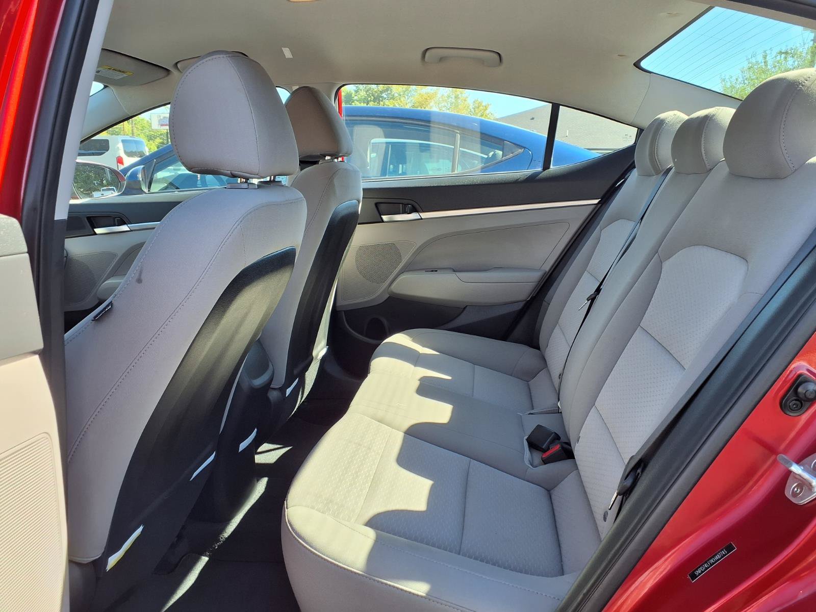 Used 2019 Hyundai Elantra SE FWD image 6