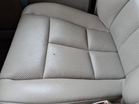 Used 2014 Lincoln Navigator L 4WD image 24