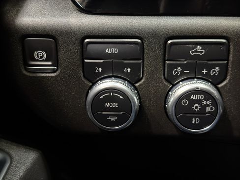 Used 2025 GMC Sierra 1500 Elevation AWD/4WD image 37