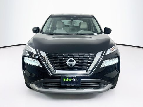 Used 2023 Nissan Rogue SV FWD image 2