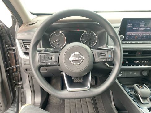 Used 2023 Nissan Rogue SV FWD image 12