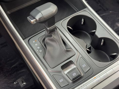 Used 2025 Kia Carnival image 30