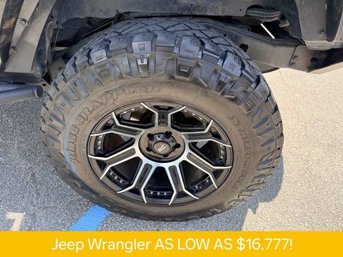 Used 2013 Jeep Wrangler Unlimited Rubicon AWD/4WD image 35