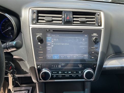 Used 2018 Subaru Outback 2.5i Premium AWD/4WD image 31