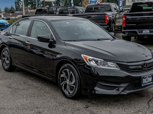 Used 2017 Honda Accord LX image 6
