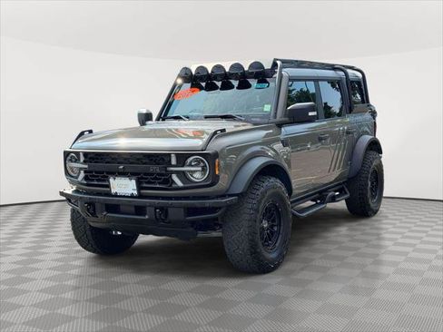 Used 2025 Ford Bronco Badlands AWD/4WD image 3