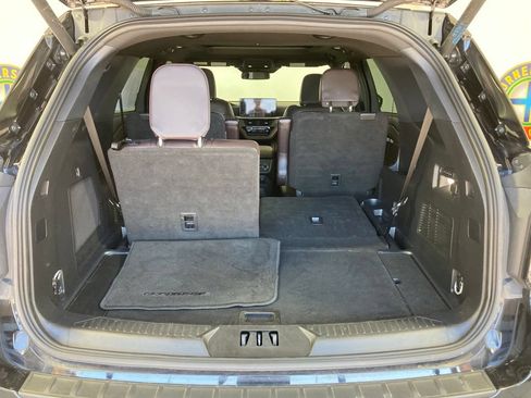 Used 2025 Ford Explorer Platinum w/ LUX Leather Package AWD/4WD image 25