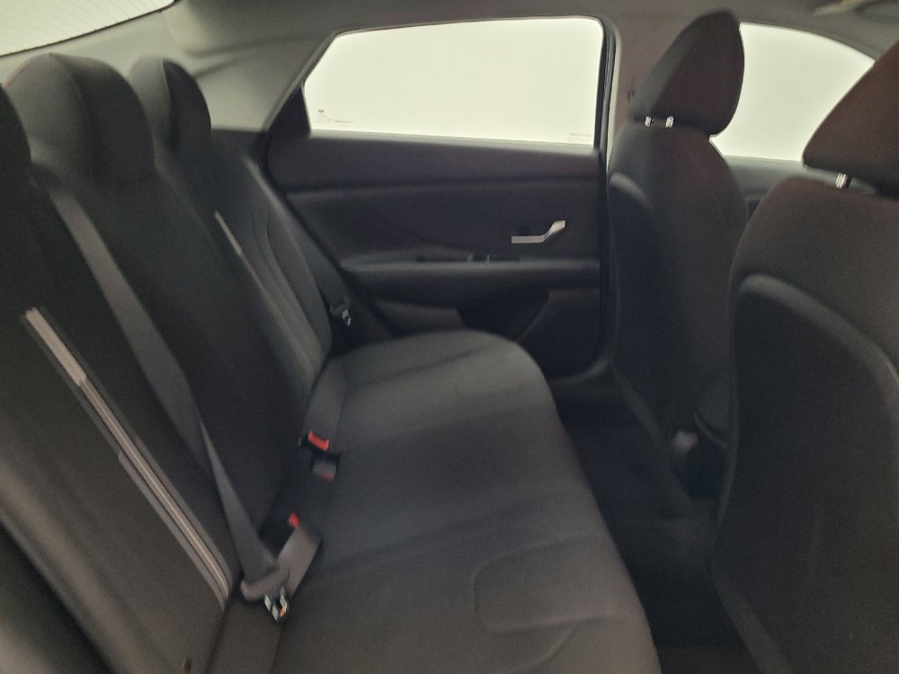 Used 2021 Hyundai Elantra SEL w/ Convenience Package FWD image 19