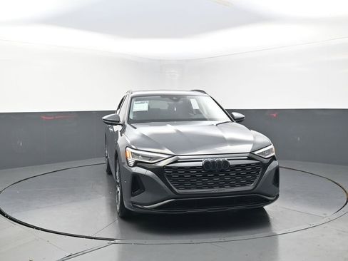 Used 2024 Audi Q8 e-tron Prestige w/ Prestige Package image 5