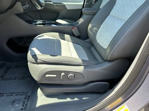 Used 2023 Chevrolet Bolt EUV Premier w/ Sun & Sound Package FWD image 18