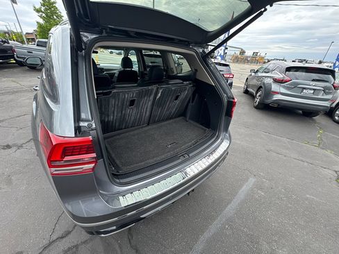 Used 2019 Volkswagen Atlas SEL R-Line AWD/4WD image 8