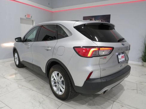Used 2020 Ford Escape SE FWD image 5