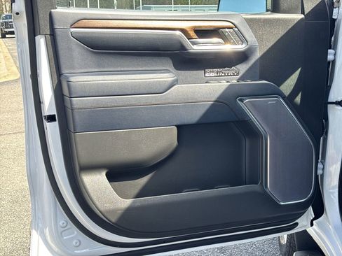 Used 2023 Chevrolet Silverado 1500 High Country w/ Technology Package image 14