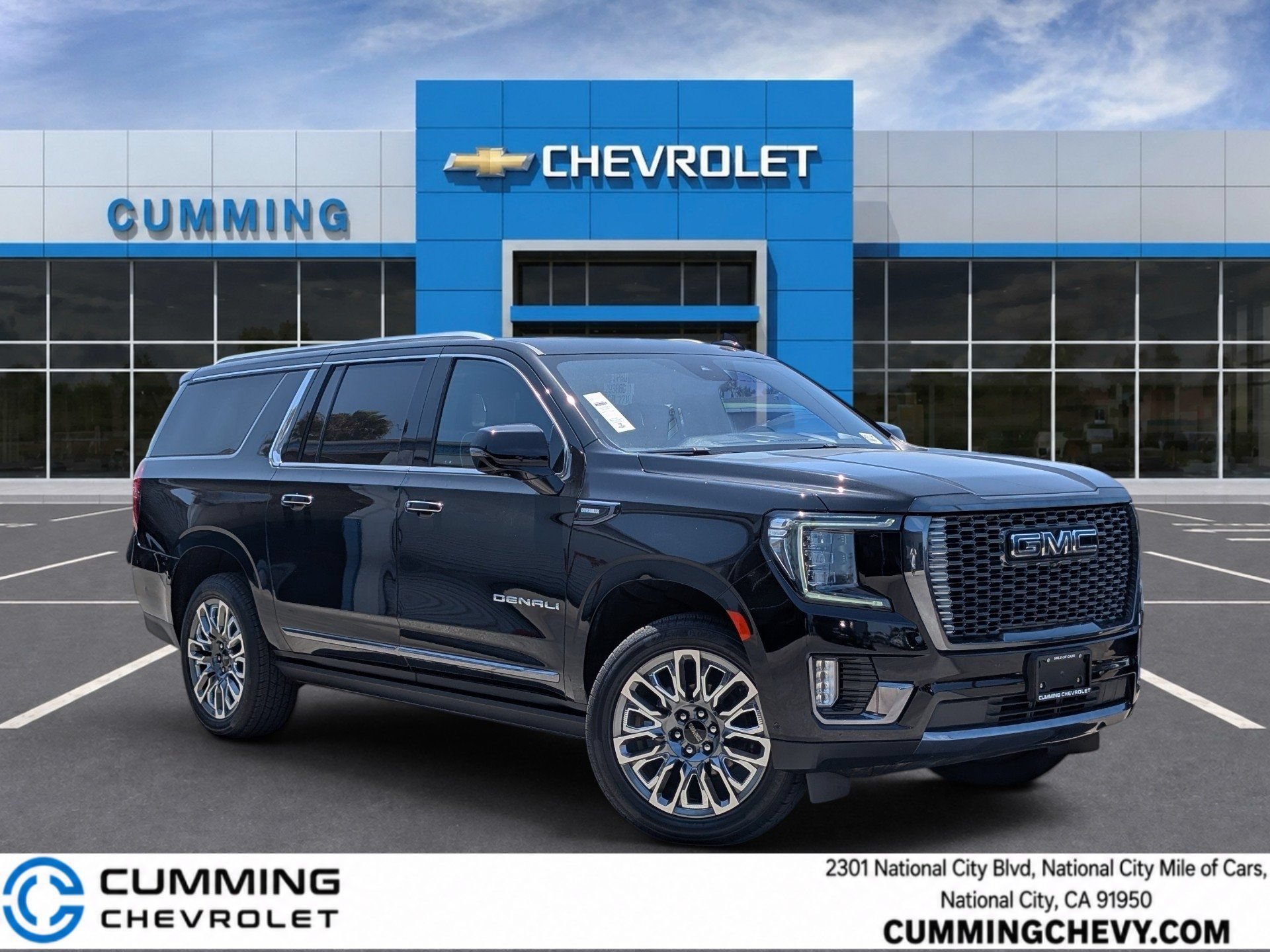 Used 2024 GMC Yukon XL Denali Ultimate AWD/4WD image 1