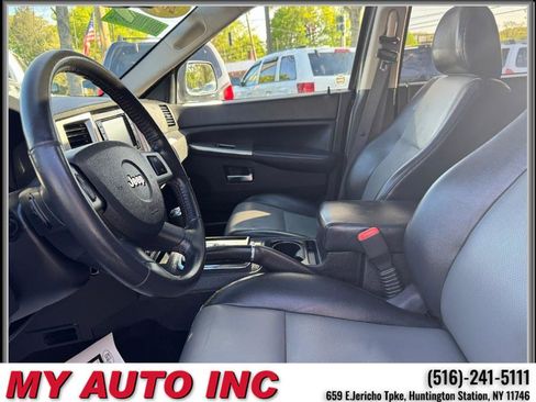 Used 2010 Jeep Grand Cherokee Laredo image 24