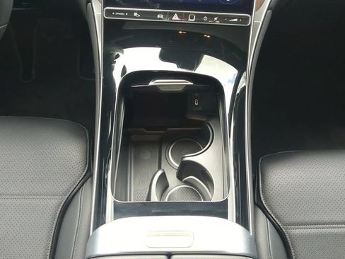 Used 2025 Mercedes-Benz GLC 300 image 21