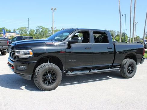 Used 2019 RAM 2500 Big Horn w/ Black Appearance Package AWD/4WD image 5