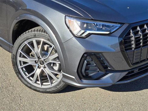 Used 2025 Audi Q3 2.0T Premium Plus image 9