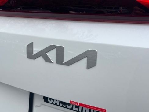 New 2026 Kia Carnival EX image 31