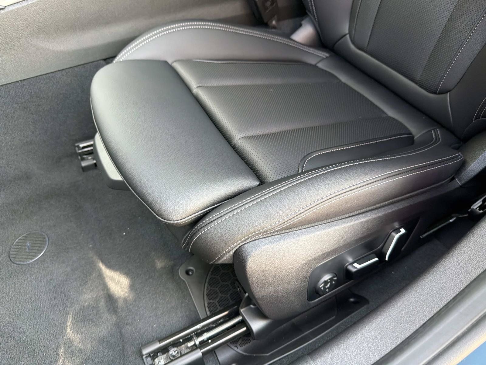 New 2026 BMW 330i Sedan w/ Premium Package RWD image 17
