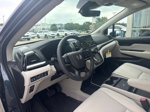 Certified 2026 Honda Odyssey Touring image 10