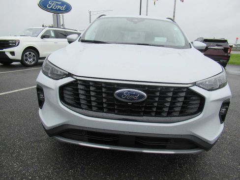 New 2025 Ford Escape SE w/ PHEV Premium Package image 2