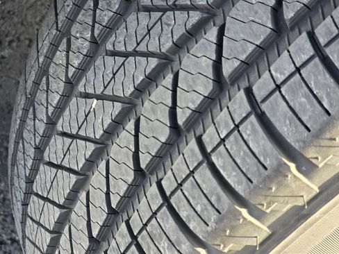 Used 2025 Toyota Highlander XLE image 25