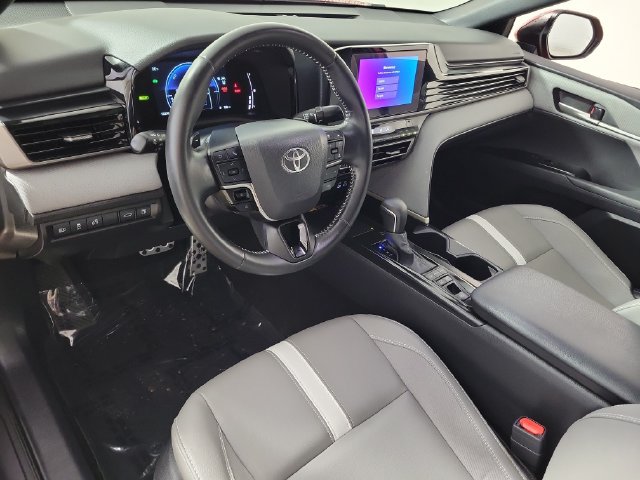 Used 2025 Toyota Camry SE FWD image 18
