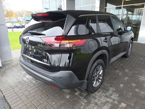 Used 2021 Nissan Rogue S image 4