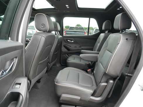 Used 2023 Chevrolet Traverse Premier AWD/4WD image 34
