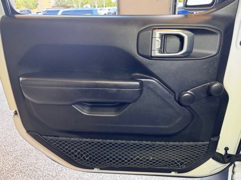 Used 2018 Jeep Wrangler Sport AWD/4WD image 21