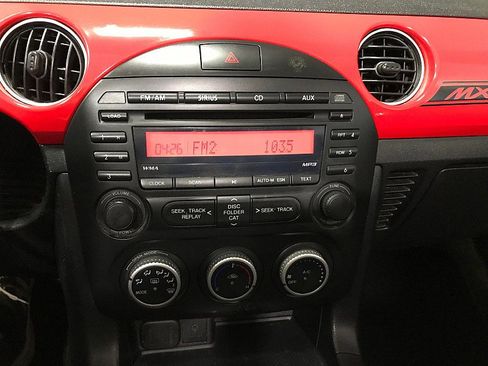 Used 2014 MAZDA MX-5 Miata Club image 28