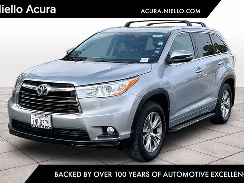 Used 2015 Toyota Highlander XLE image 1