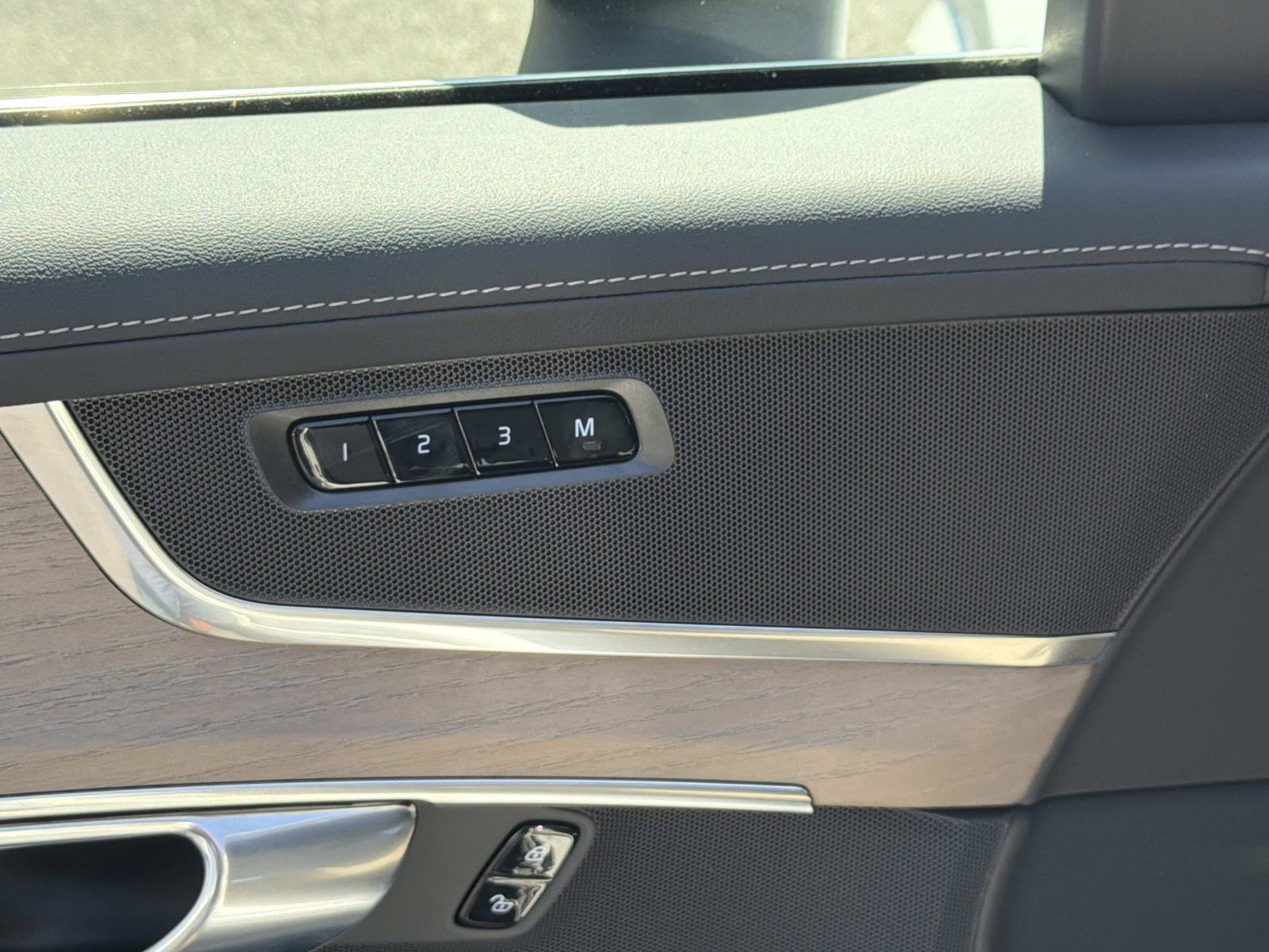 New 2026 Volvo XC90 B6 Plus AWD/4WD image 16