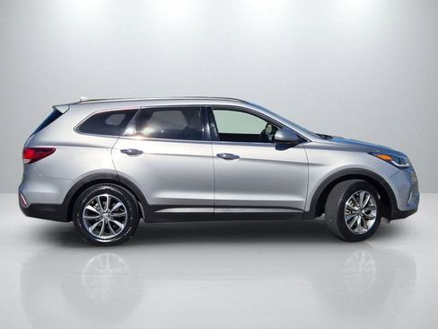 Used 2019 Hyundai Santa Fe XL SE image 3
