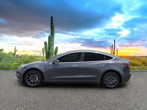 Used 2019 Tesla Model 3 Standard Range Plus RWD image 3