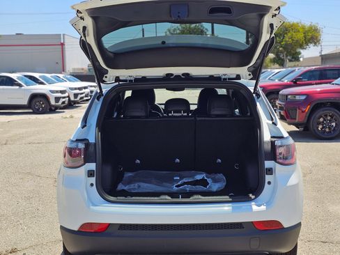 New 2026 Jeep Compass Latitude AWD/4WD image 7