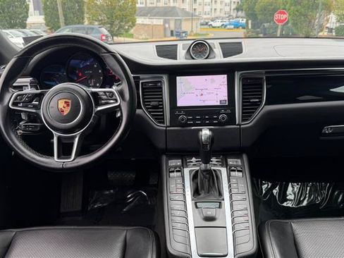 Used 2018 Porsche Macan GTS AWD/4WD image 29