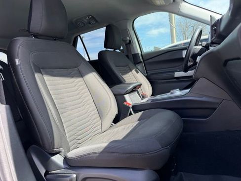 Used 2021 Ford Explorer XLT image 48