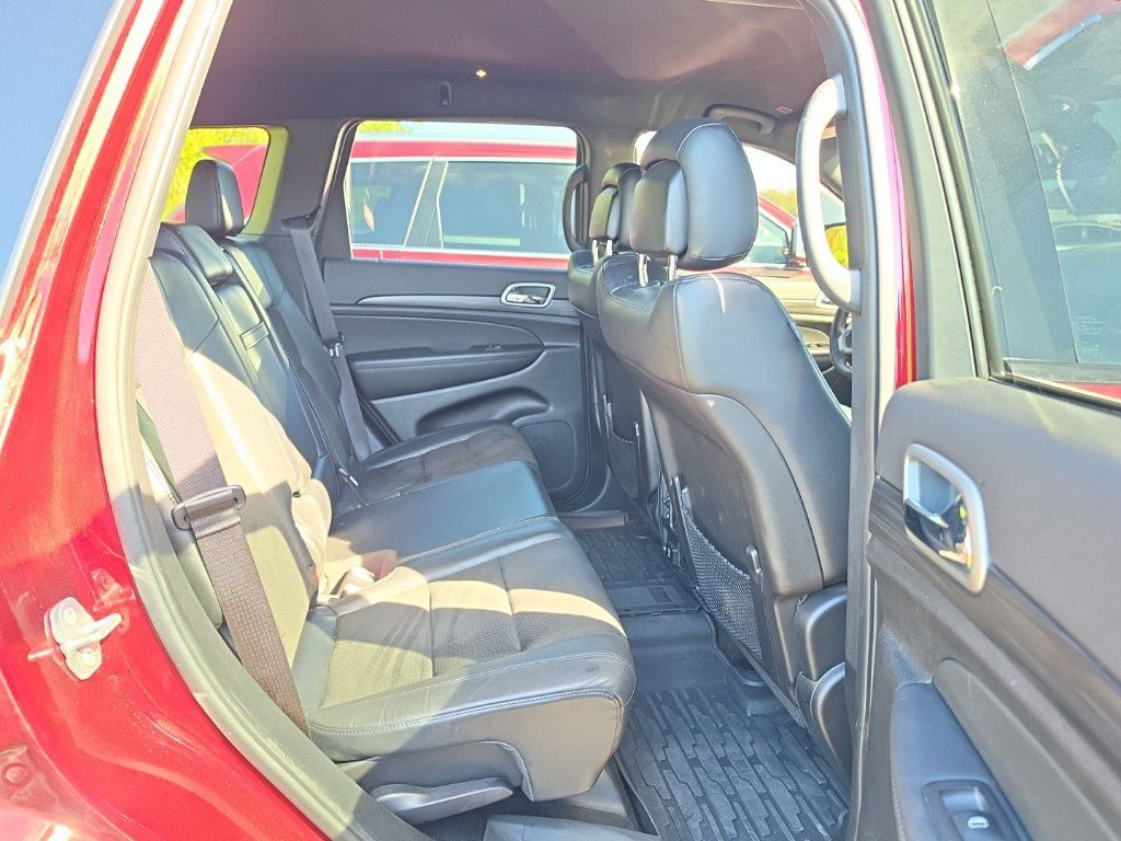 Used 2022 Jeep Grand Cherokee Laredo X AWD/4WD image 5