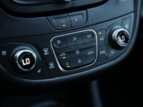 Used 2024 Chevrolet Malibu LT image 39