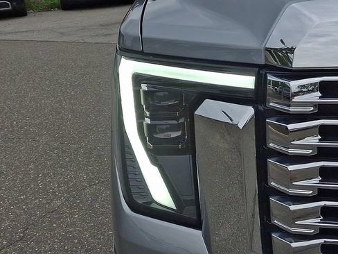 Used 2025 GMC Sierra 2500 Denali w/ Denali Reserve Package AWD/4WD image 31