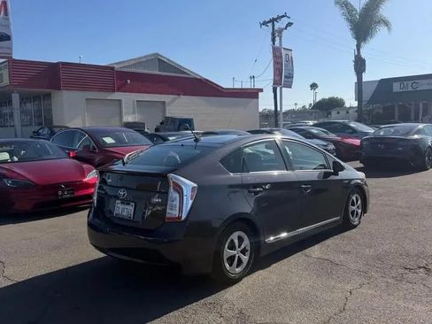 Used 2012 Toyota Prius Five FWD image 5